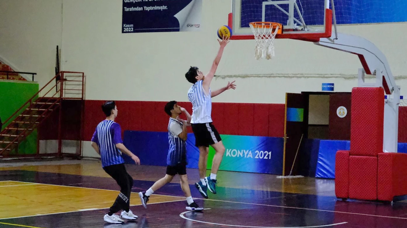 Selçuk Üniversitesinde 3x3 Basketbol turnuvası heyecanı yaşandı